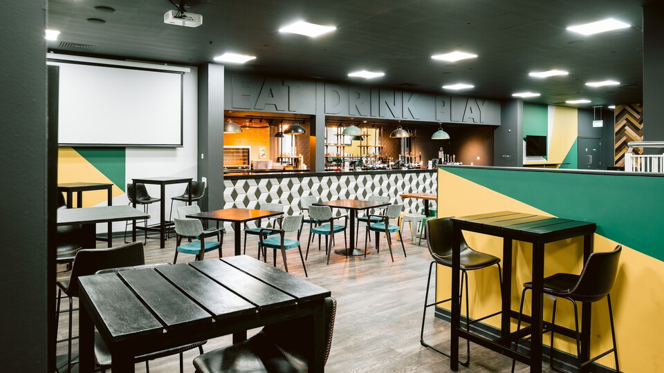 The Captain's Bar at Franklin's Gardens