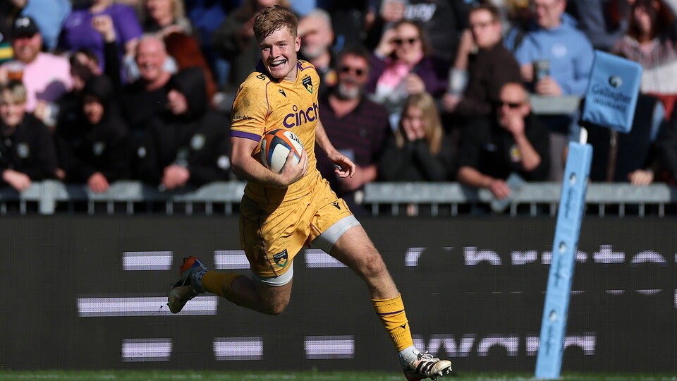 Fin Smith of Northampton Saints 