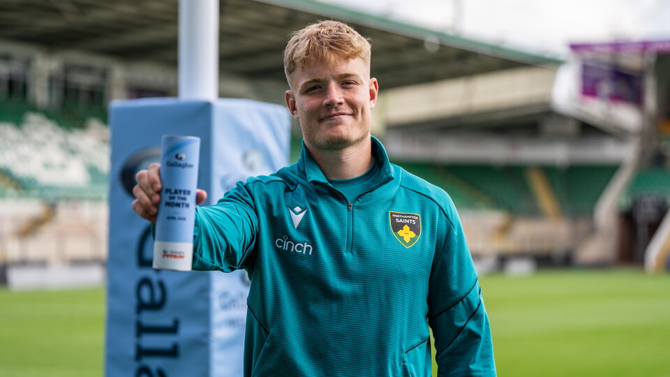 Fin Smith voted Gallagher Player of the Month for April